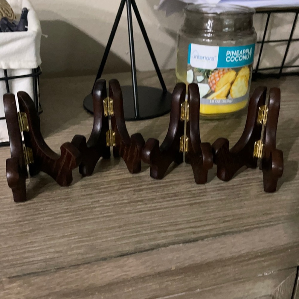 4 Pack Small Picture/Plate Holder New